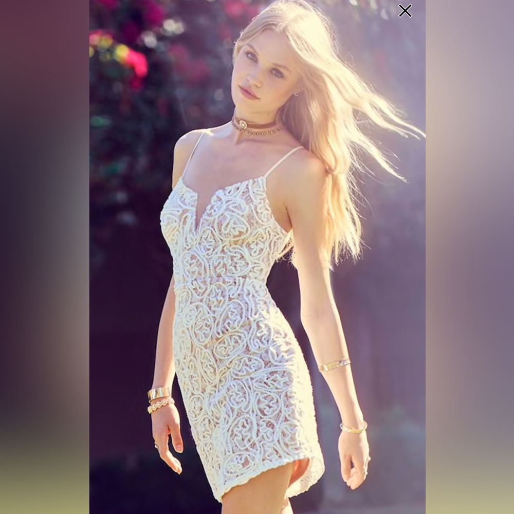 NWT Elegant White Nude Textured Mini Dress Bridal Graduation